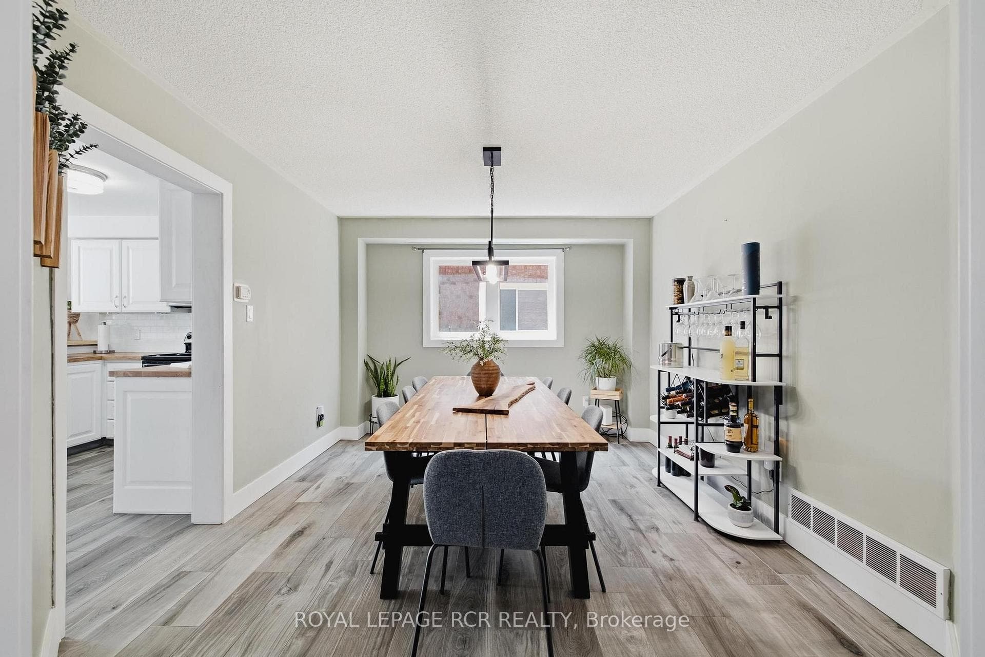 194 Andy Crescent photo 11