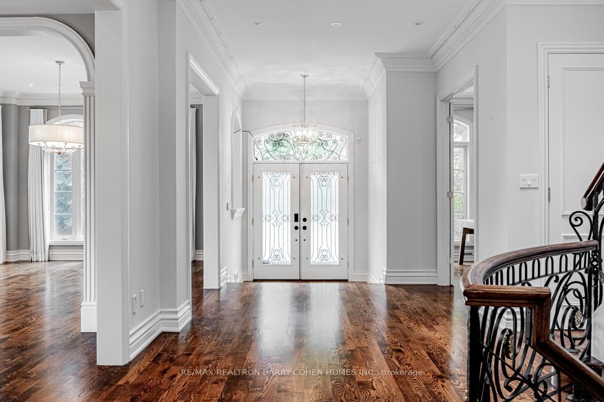 8 York Road photo 4