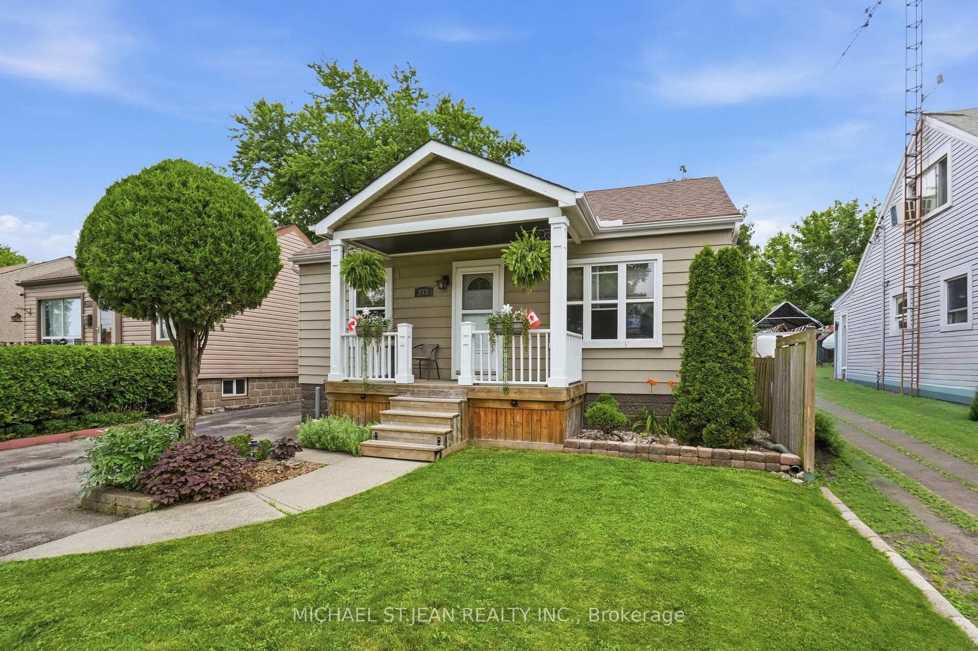 272 Adeline Avenue photo 4