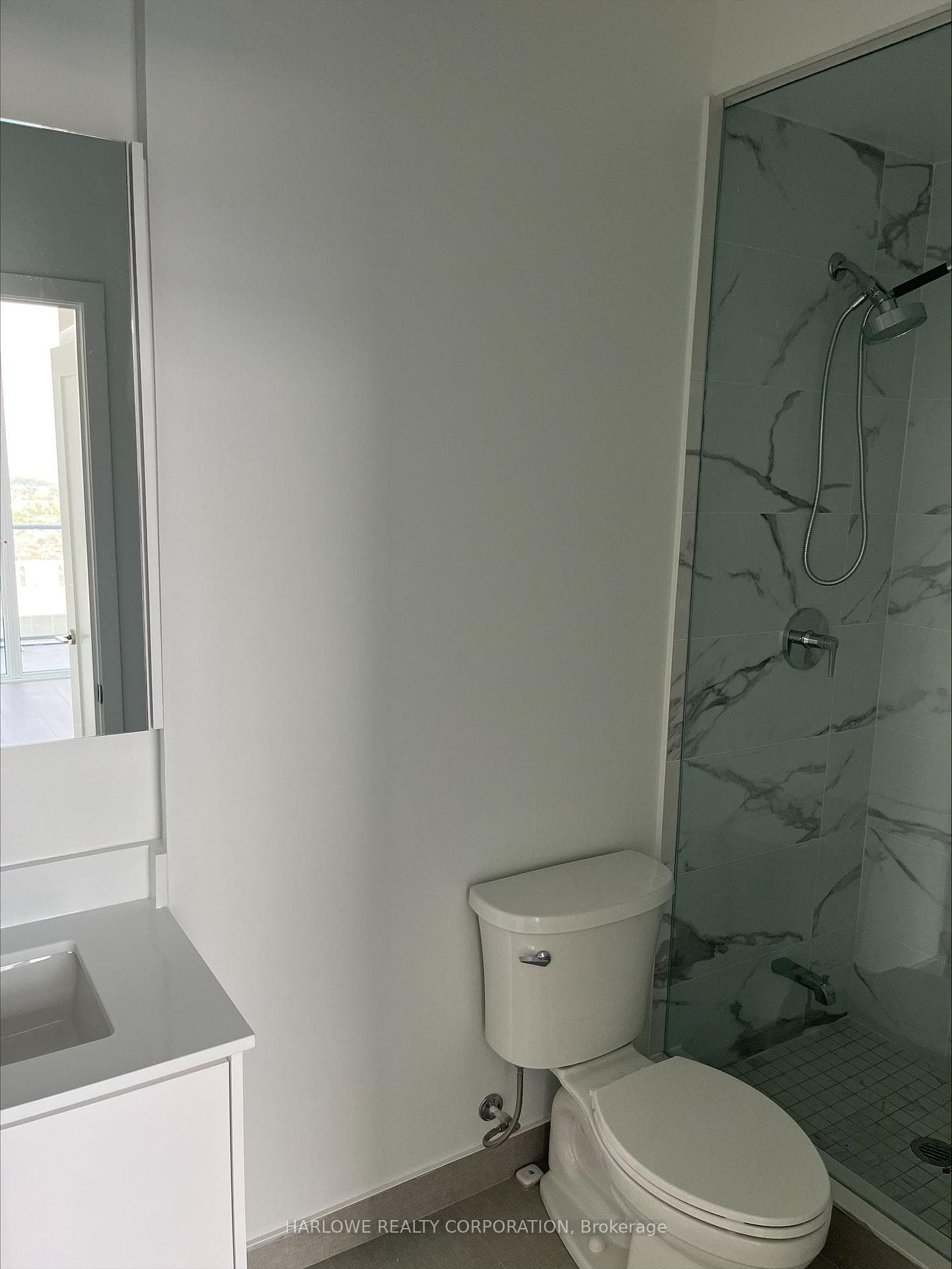 95 Oneida Crescent Unit PH05 photo 5