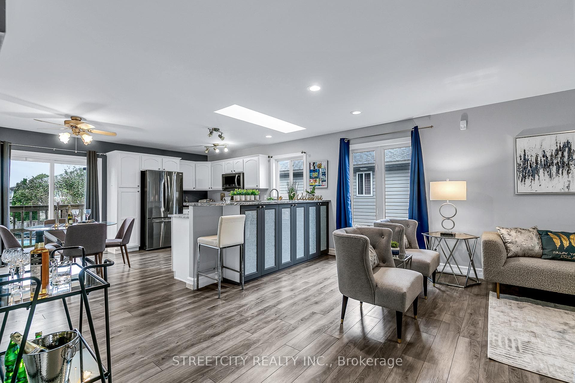 465 Jewel Street photo 8