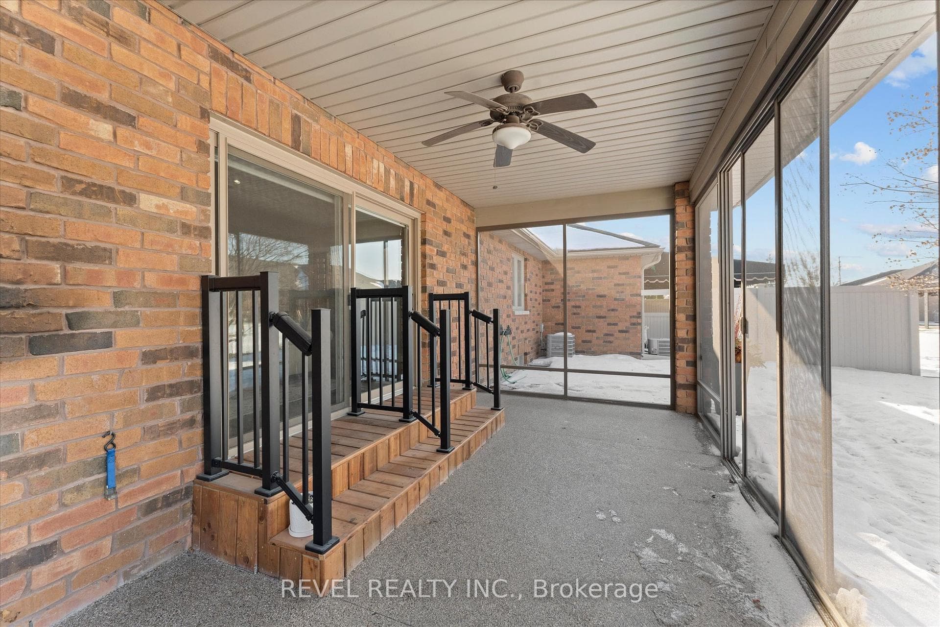 1060 Gabrieau Street photo 31
