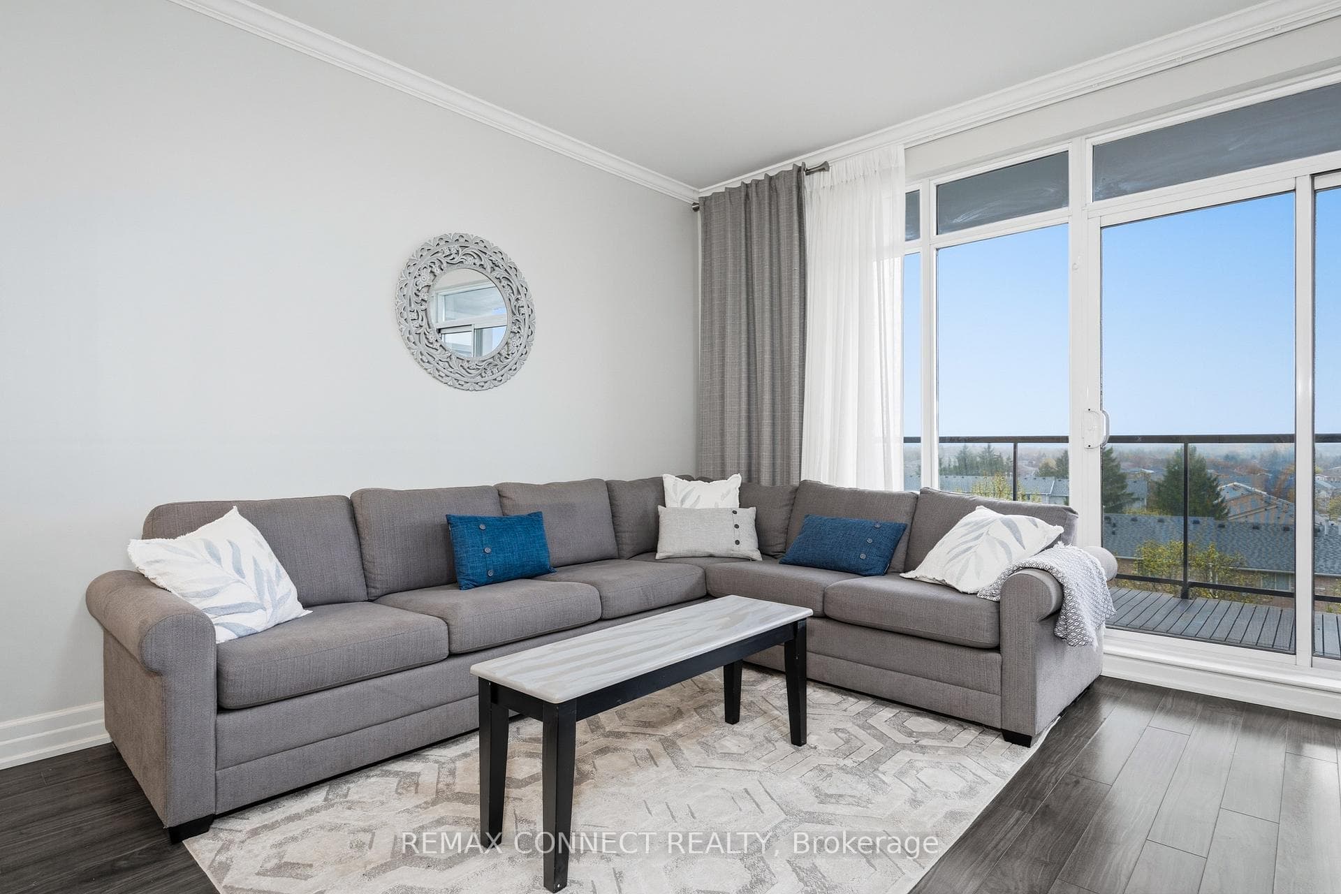 11121 Yonge Street Unit 512 photo 5