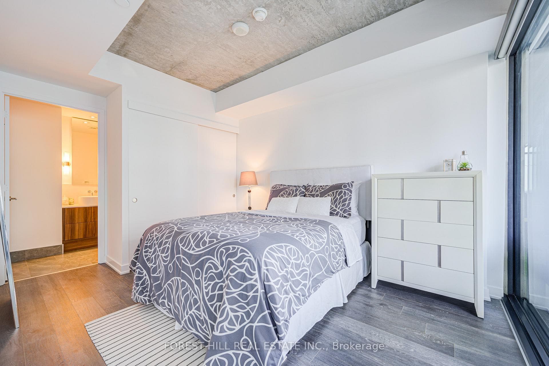 185 Roehampton Avenue Unit 2501 photo 10