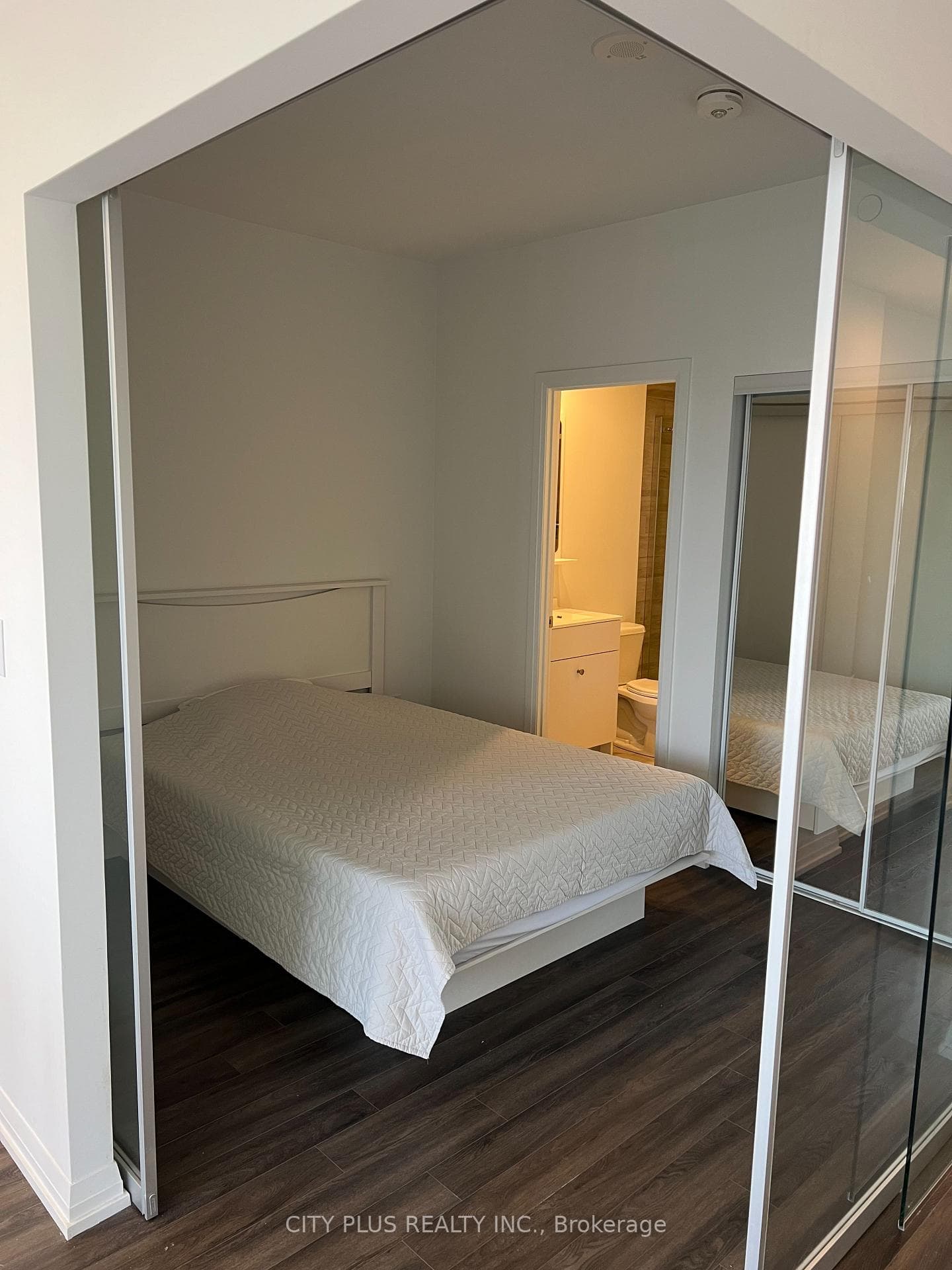 75 Canterbury Place Unit 2105 photo 5
