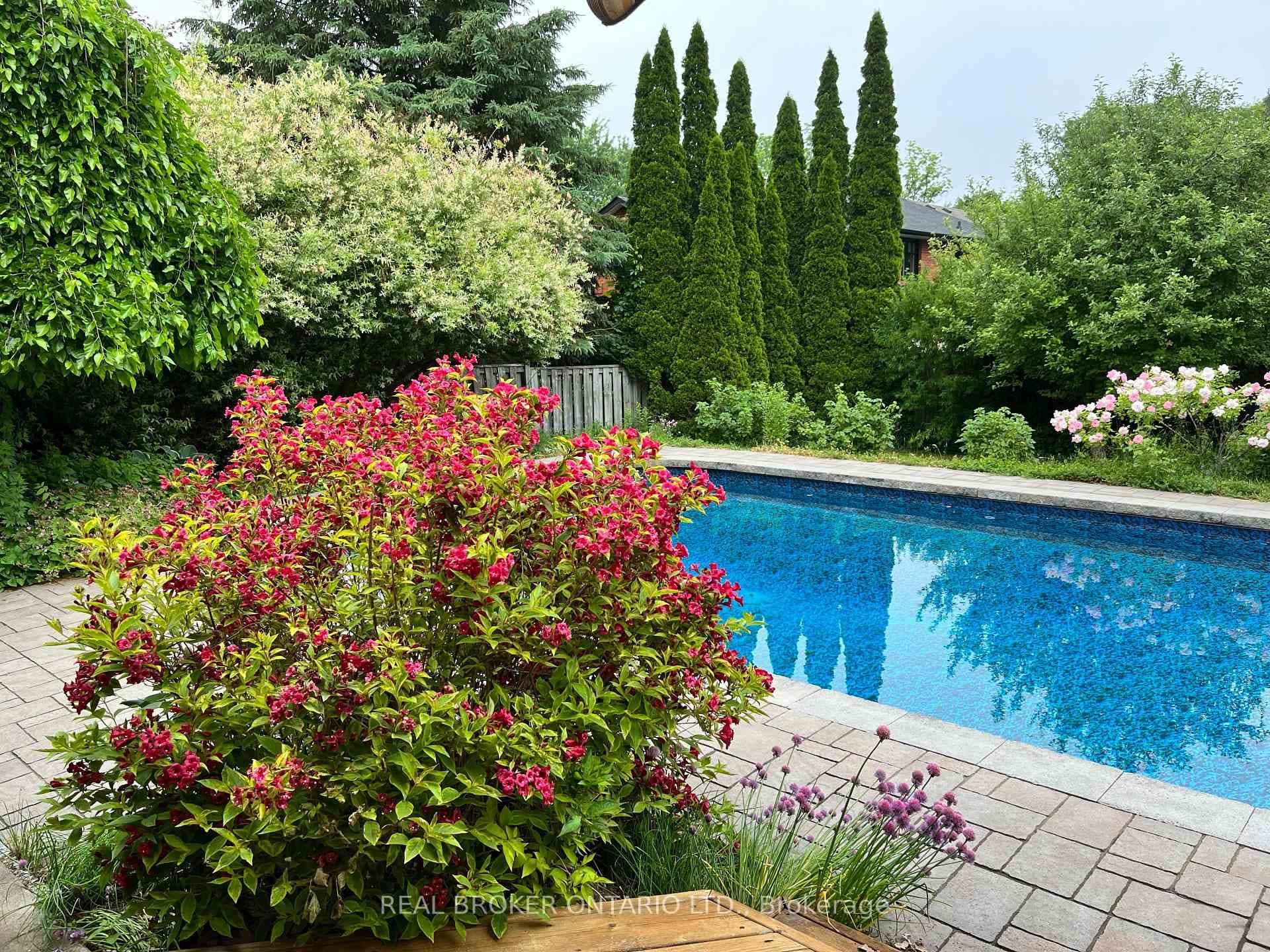 7 Templer Drive photo 45