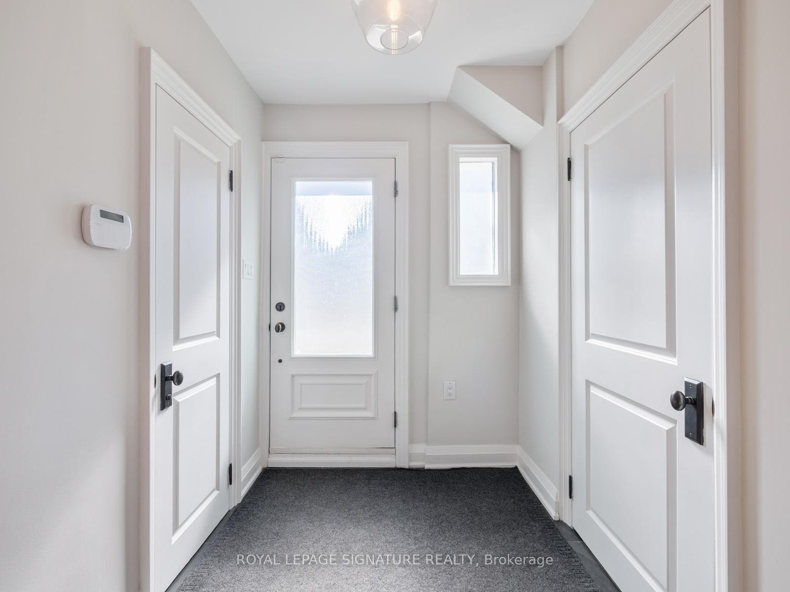 116 Bombay Avenue photo 2