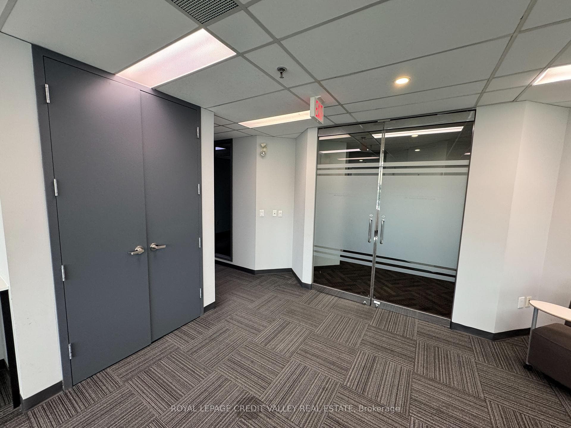 2800 Skymark Avenue Unit 205B photo 11