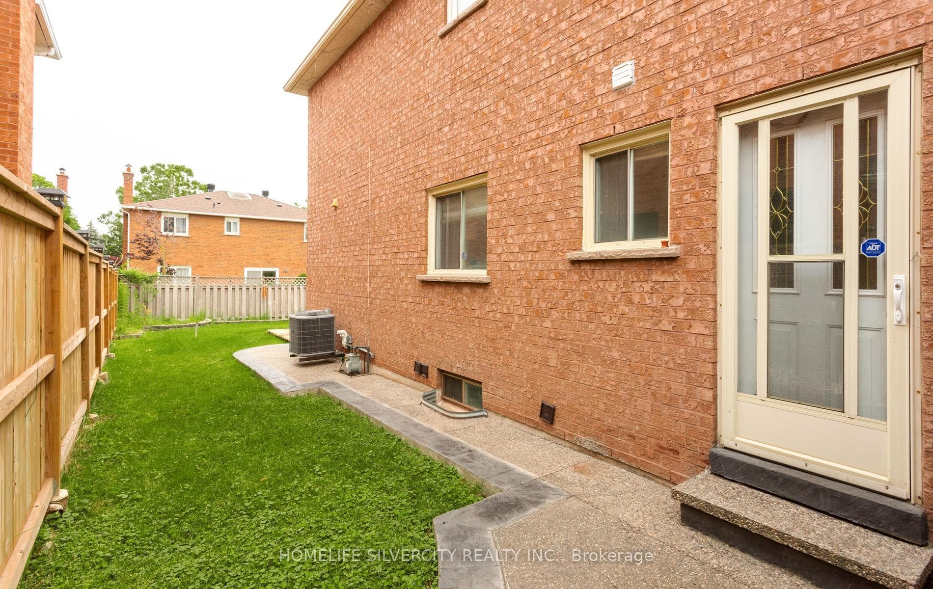 303 Hickory Circle photo 46