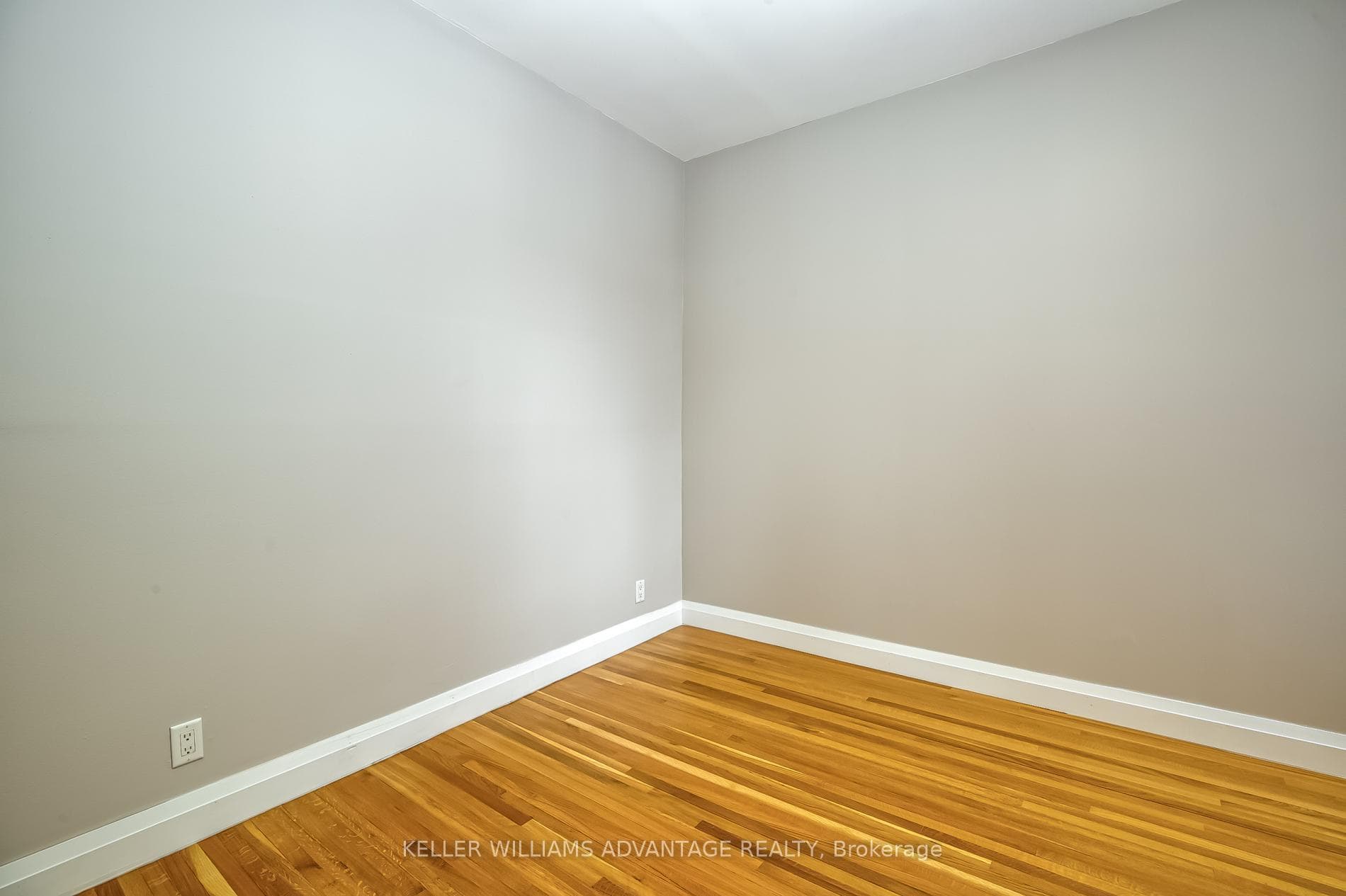 35 Queen Victoria Street Unit Upper photo 17