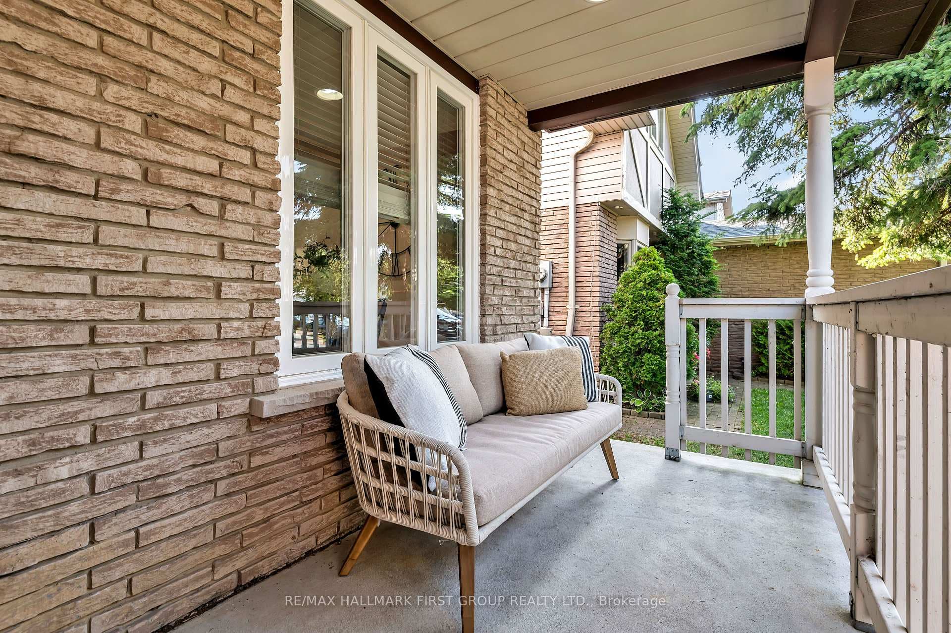 539 Downland Drive photo 4