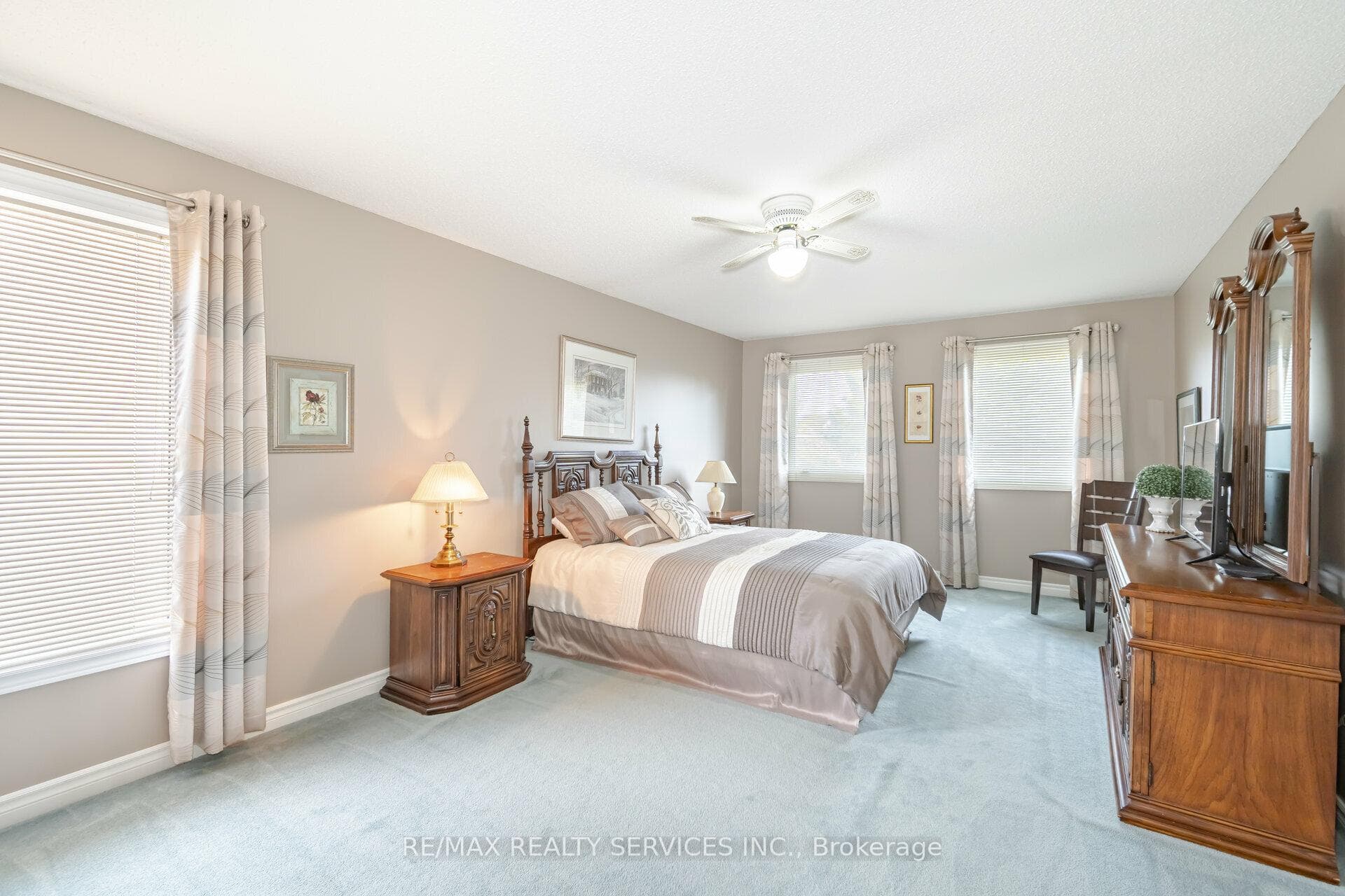 102 Leander Street photo 23