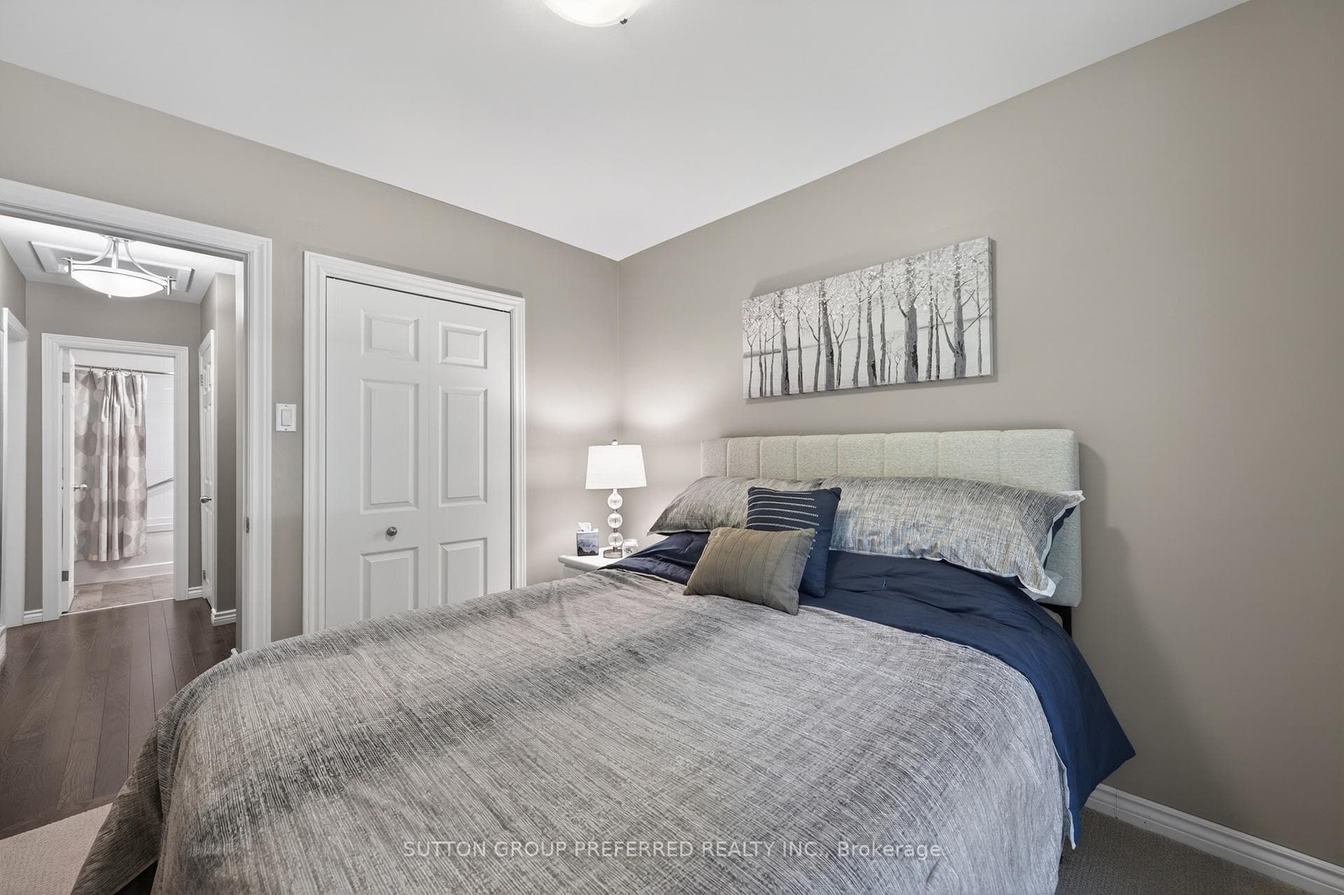 647 Glengyle Crescent photo 20