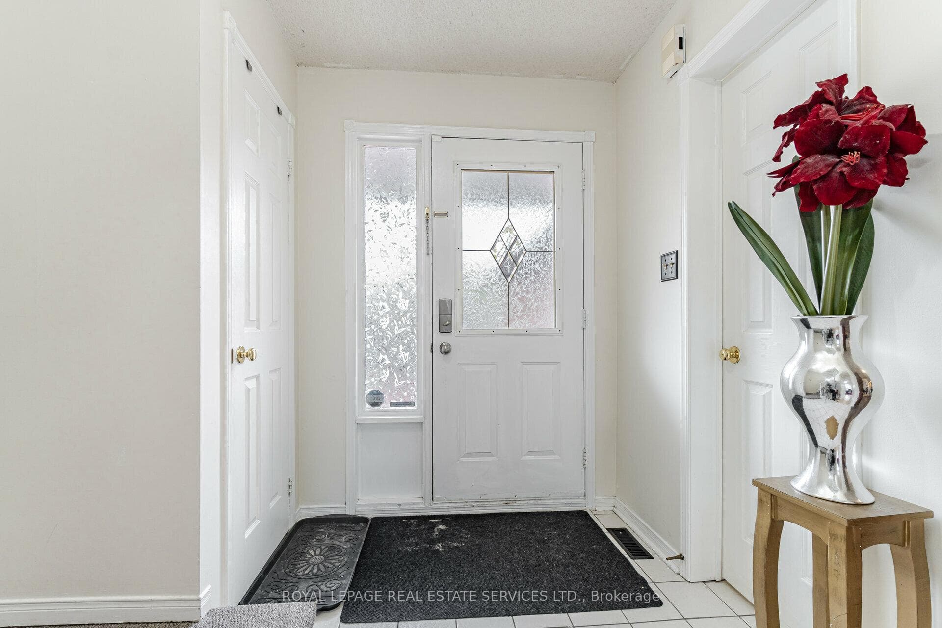10 Mullis Crescent photo 4