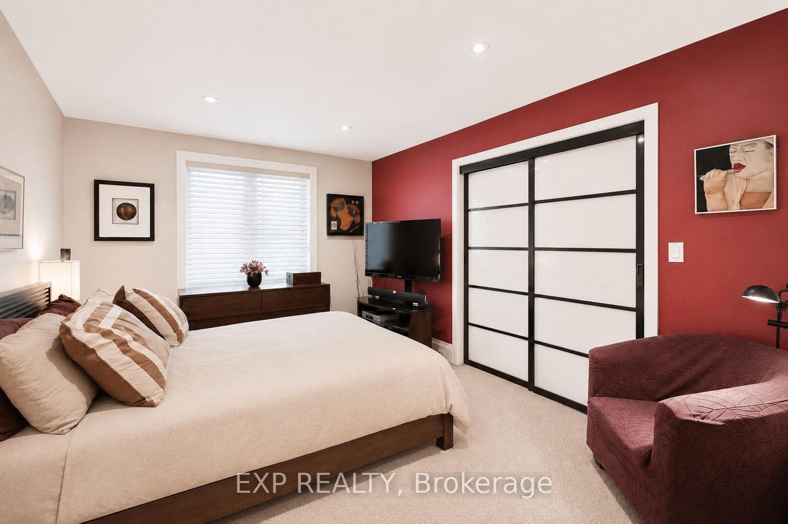 379 Davisville Avenue photo 25