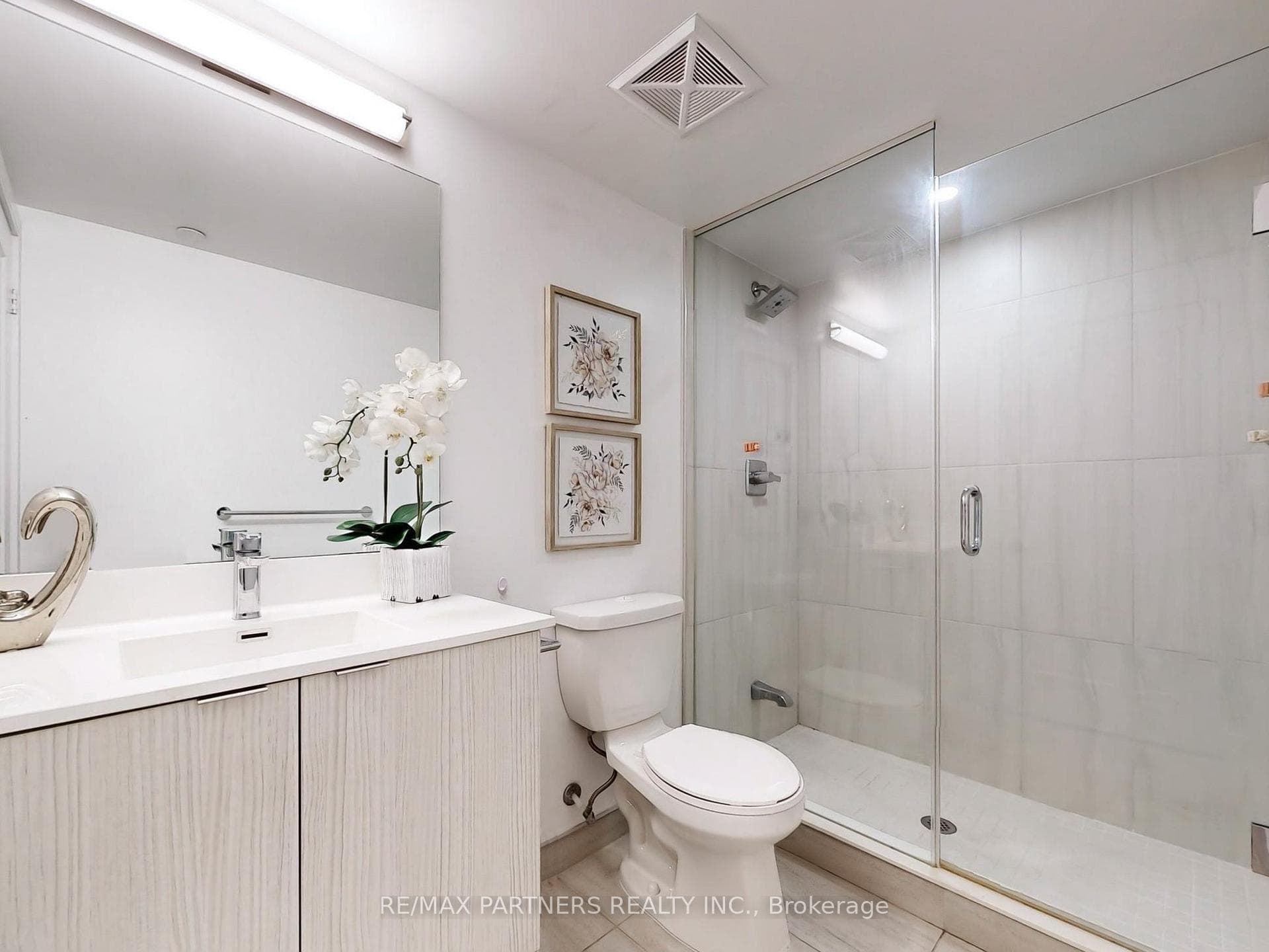 225 Village Green Square Unit 1802 photo 16