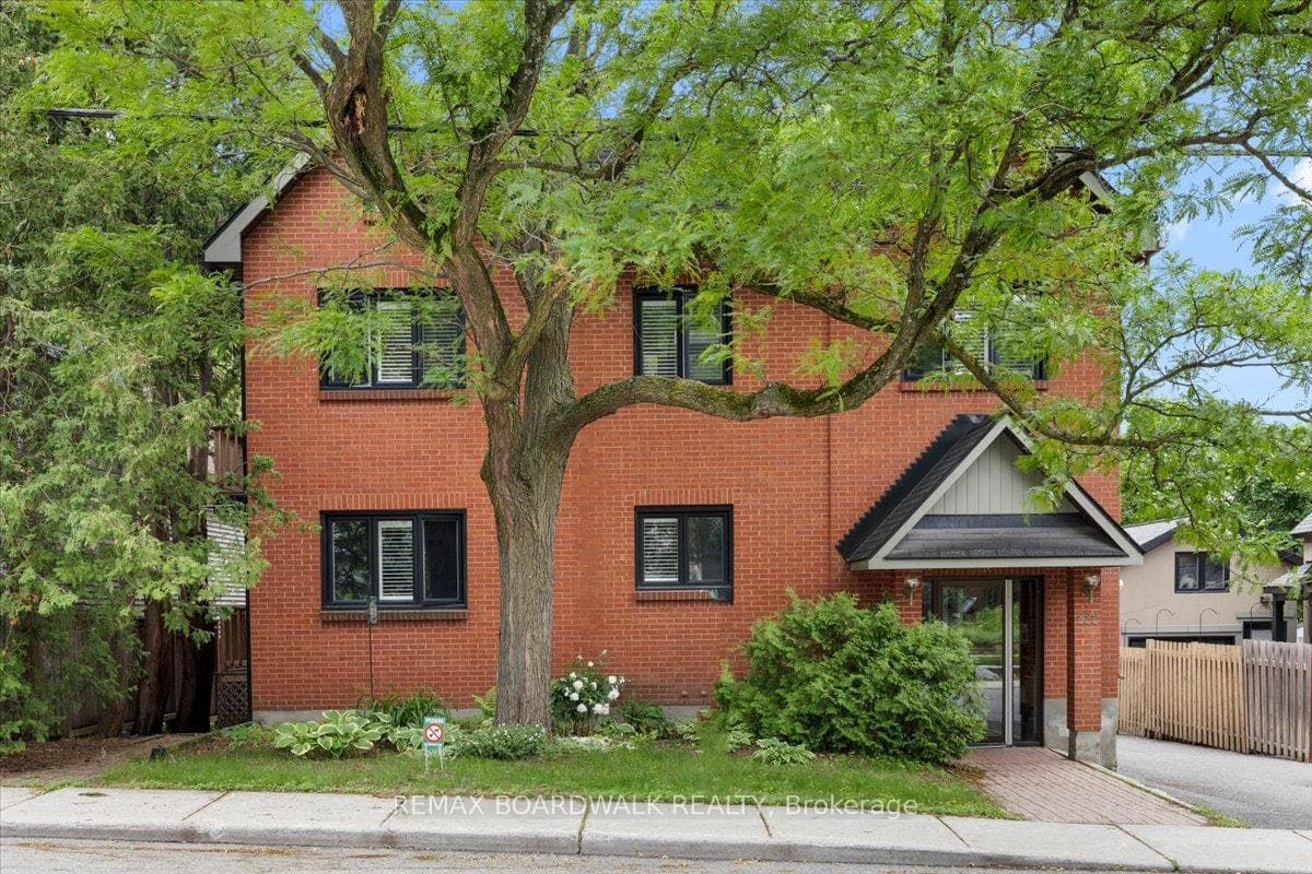 222 Russell Avenue Unit 304 photo 2