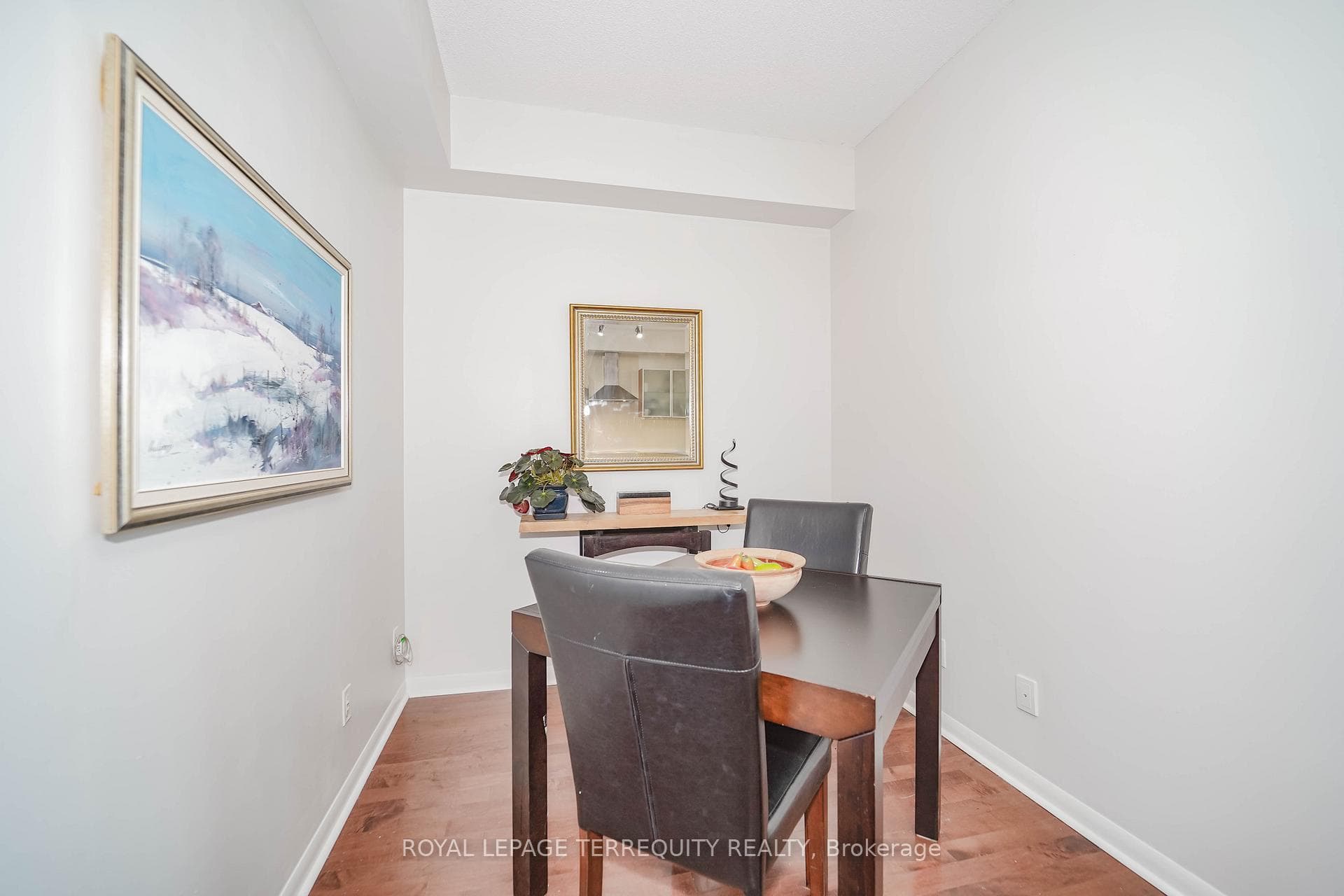 3391 Bloor Street Unit 312 photo 9
