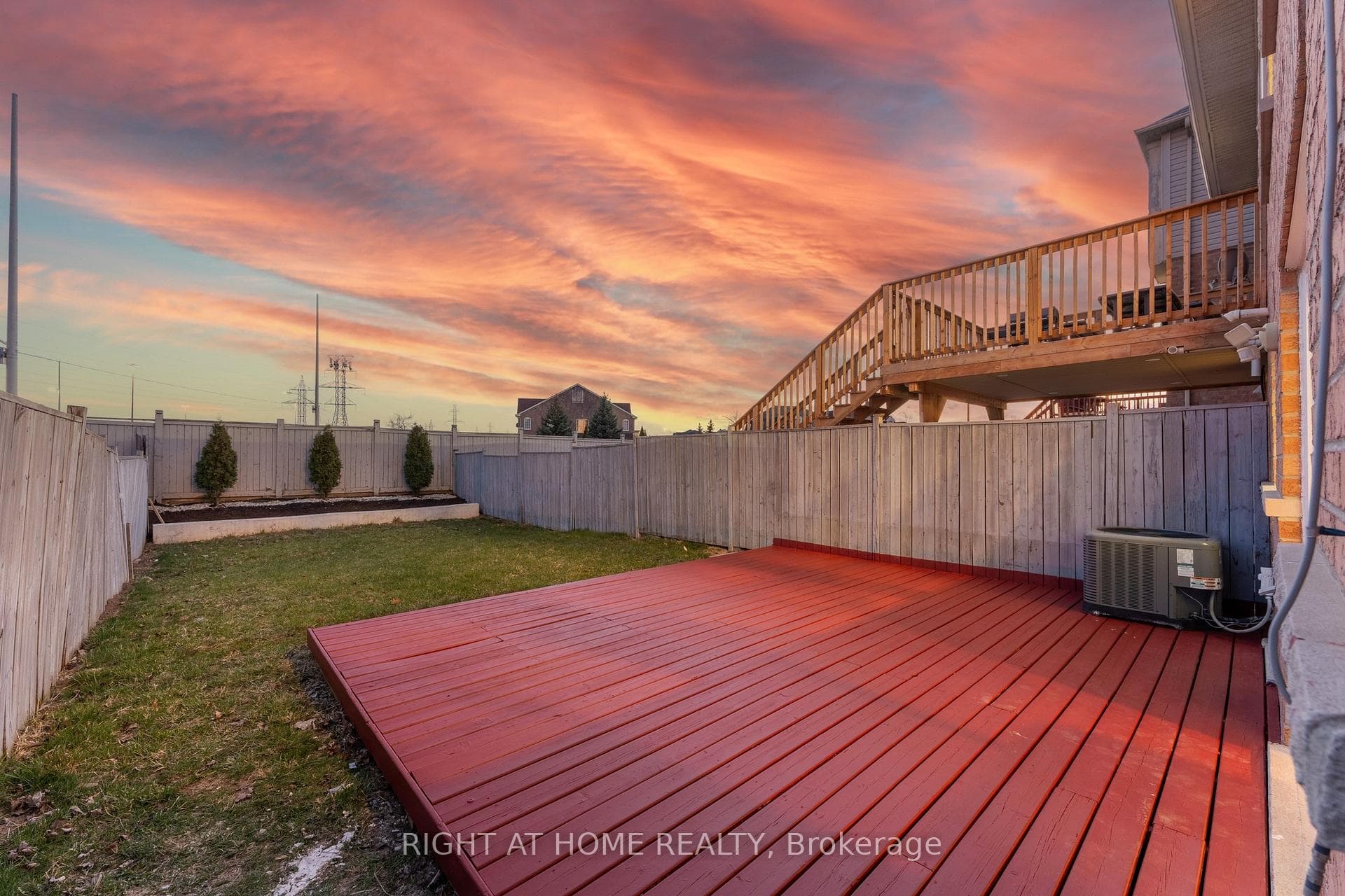4762 Colombo Crescent photo 40