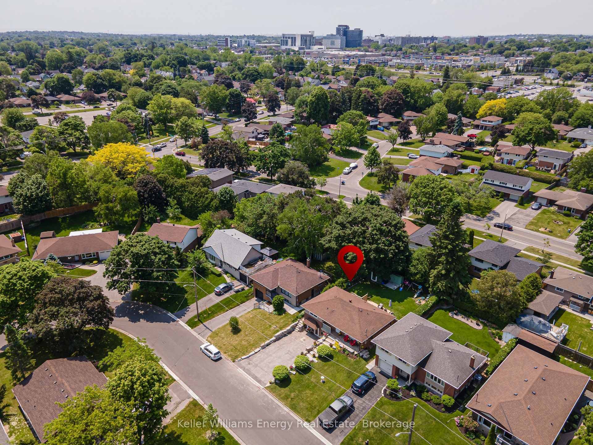 405 Bernhard Crescent photo 42