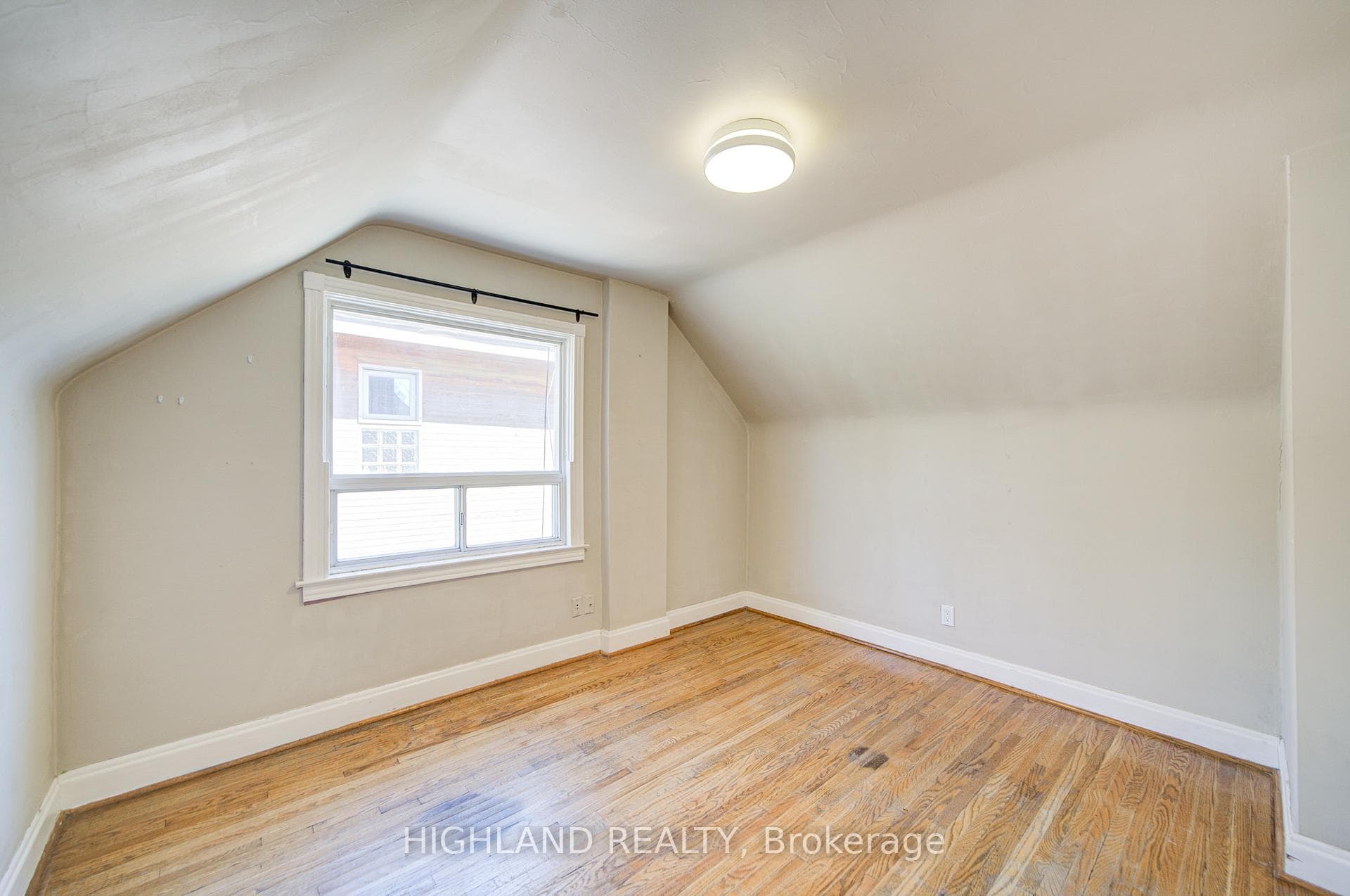 90 Clouston Avenue photo 30