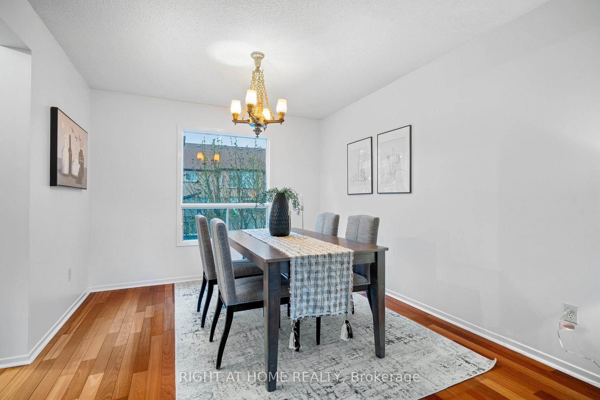 21 Hawkins Crescent photo 14