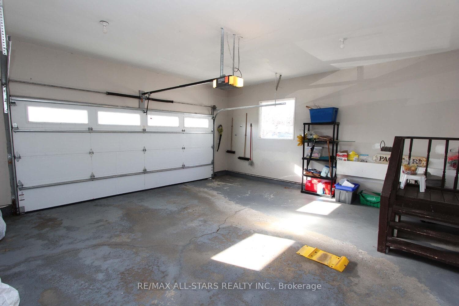27 Hillview Drive photo 4