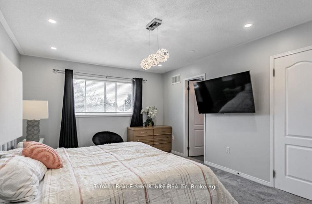 18 Preston Avenue photo 8