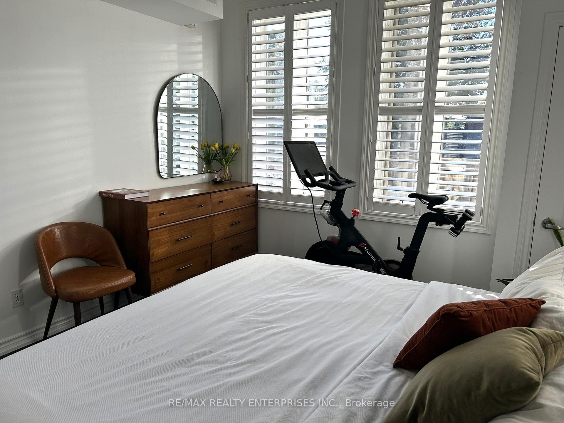 3531 Lake Shore Boulevard Unit 111 photo 8