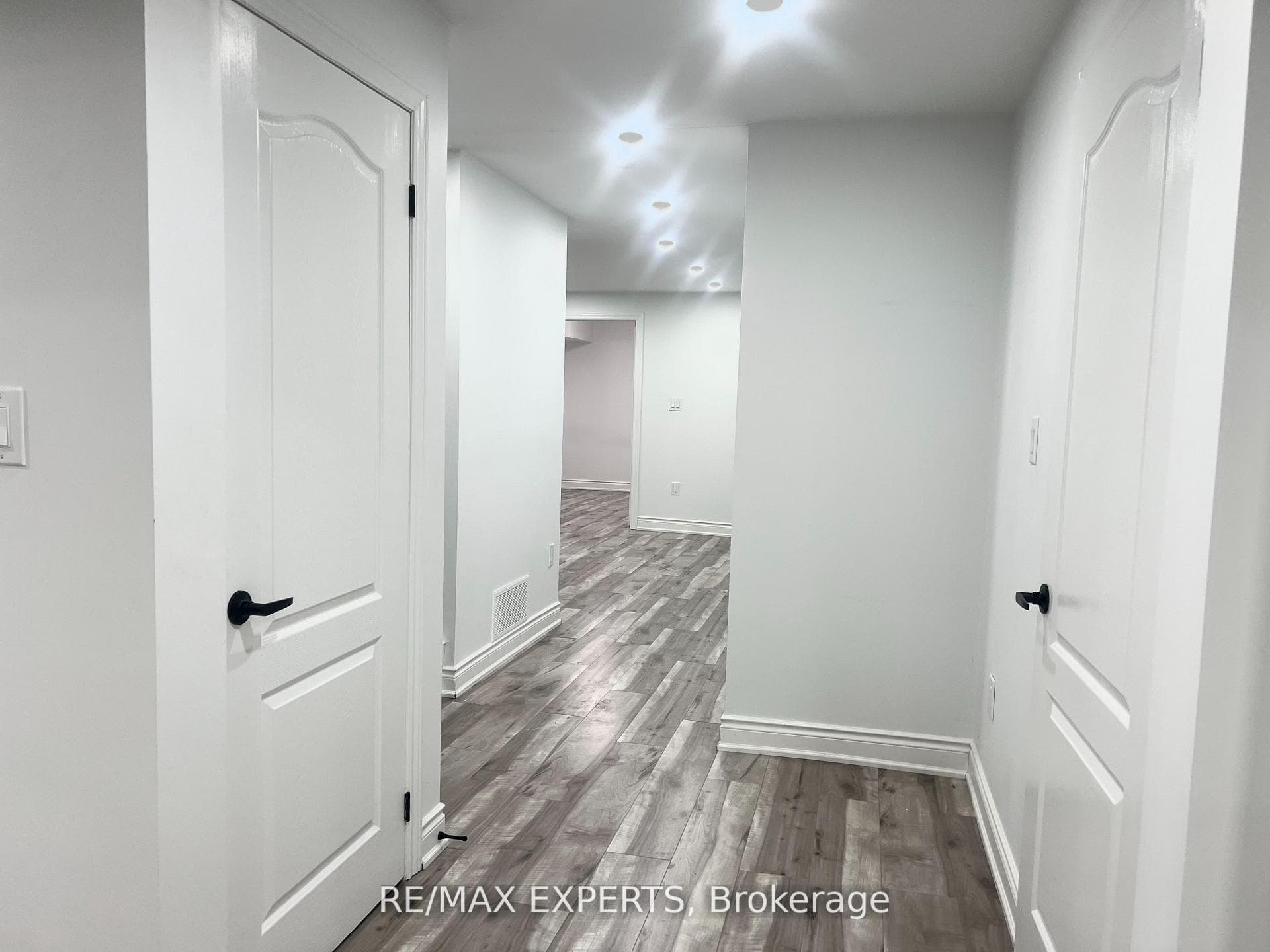1368 Connaught Terrace Unit Bsmt photo 11