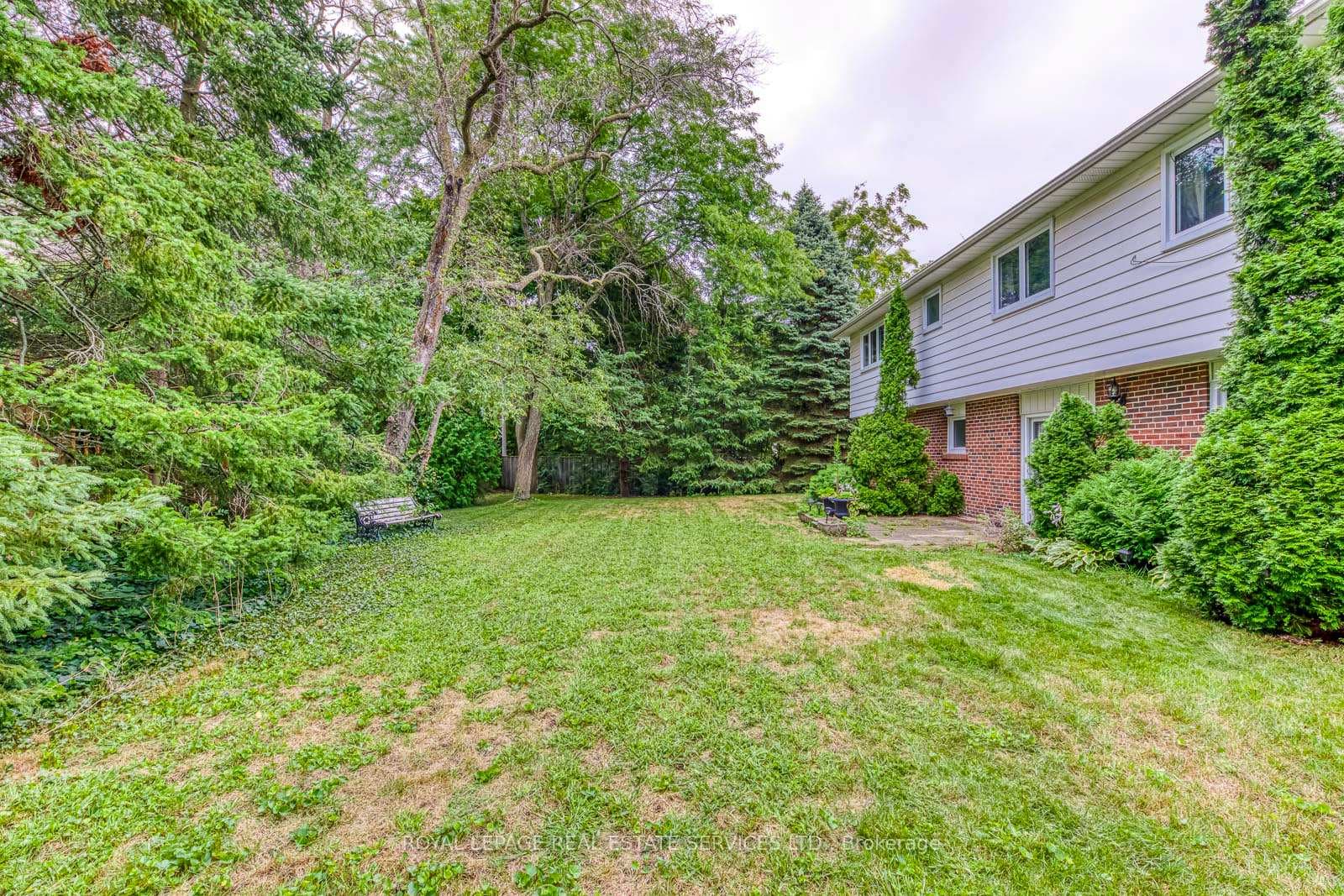 2134 Obeck Crescent photo 38