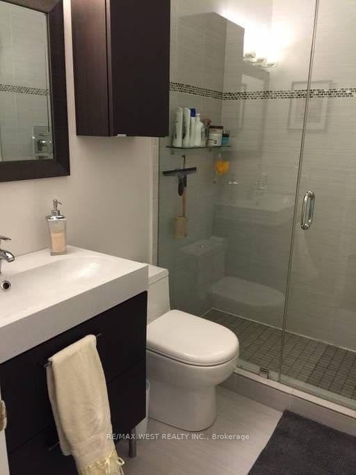 104 Cowan Avenue Unit Unit 1 photo 4