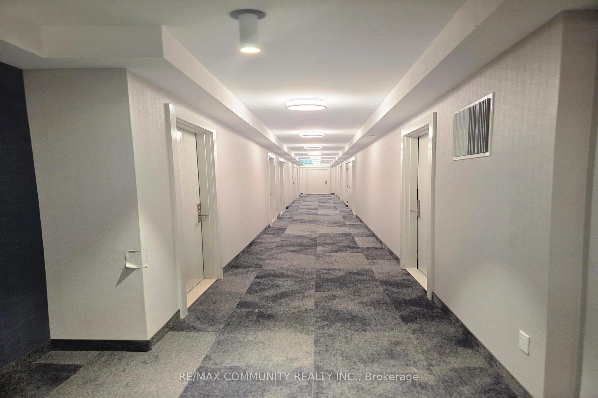 2550 Simcoe Street Unit 2402 photo 5