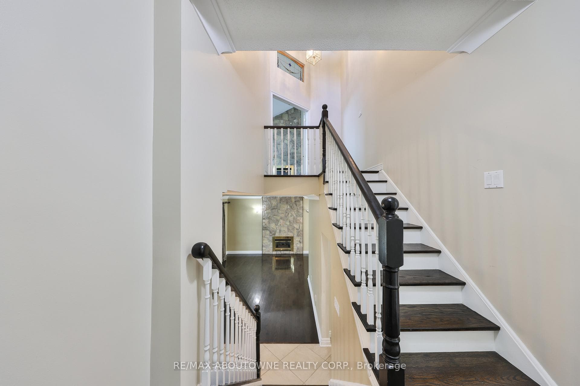 240 Tweedsdale Crescent photo 20
