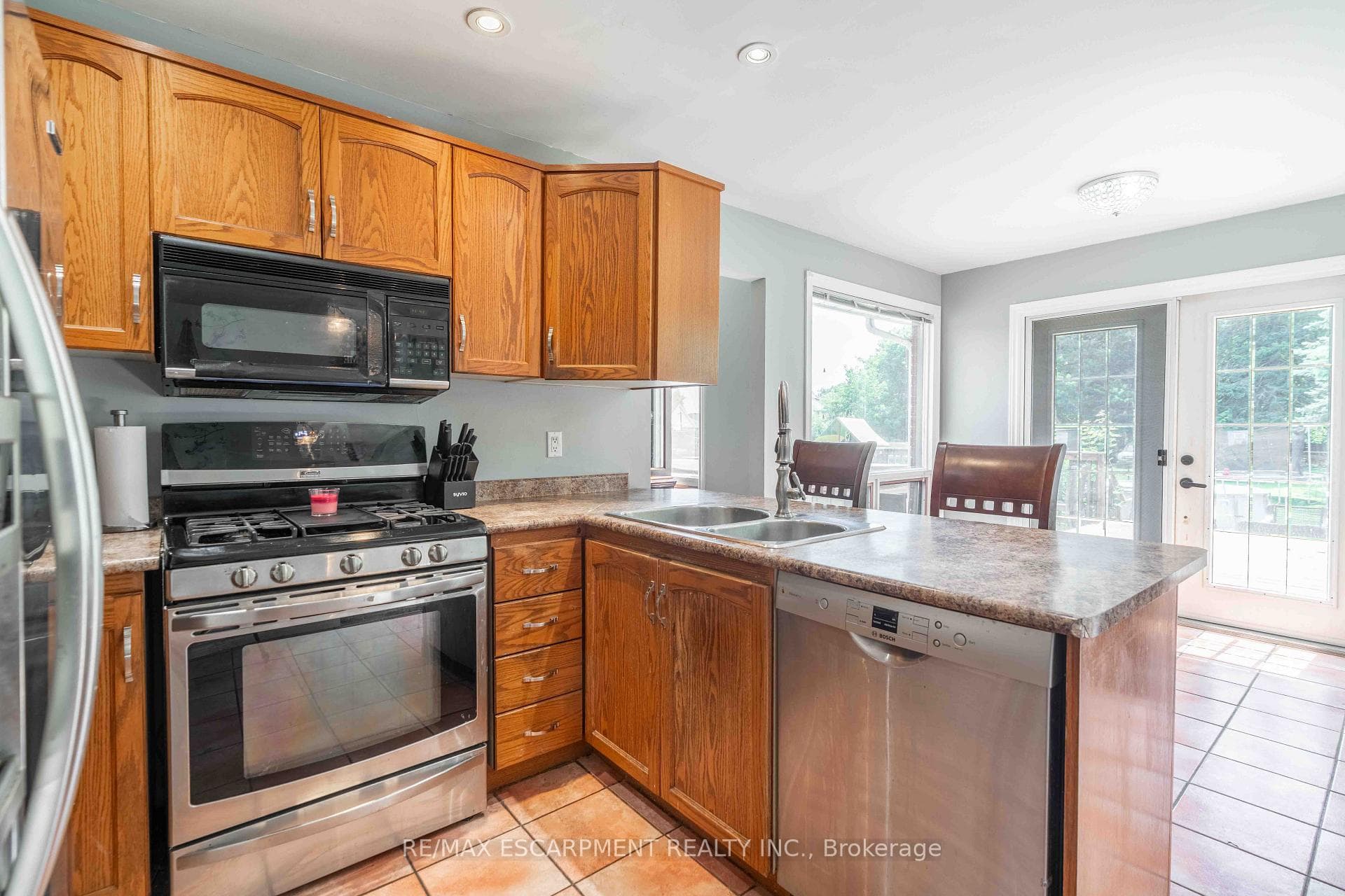 54 SELKIRK Street photo 12
