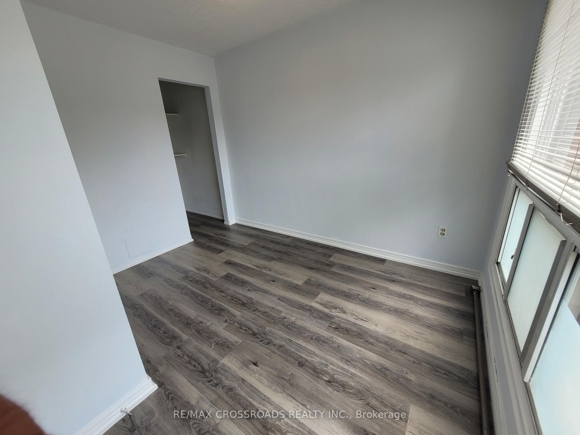 124 Major Mackenzie Drive Unit Main photo 8