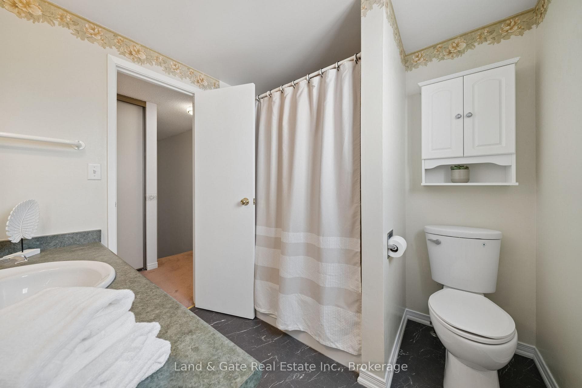 1286 Pinehurst Avenue photo 29