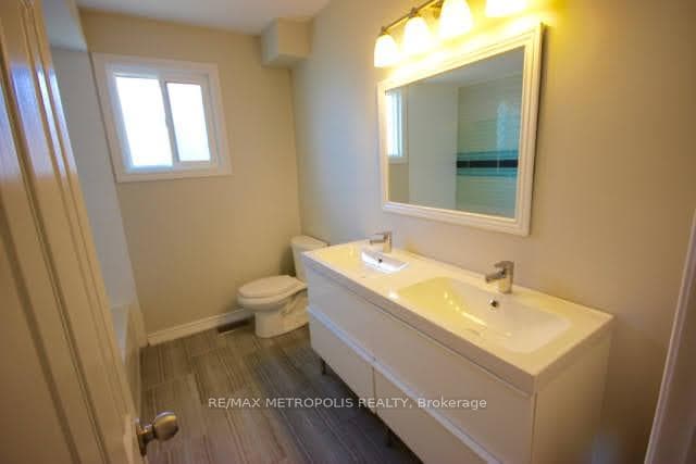 61 Lyndale Crescent photo 10