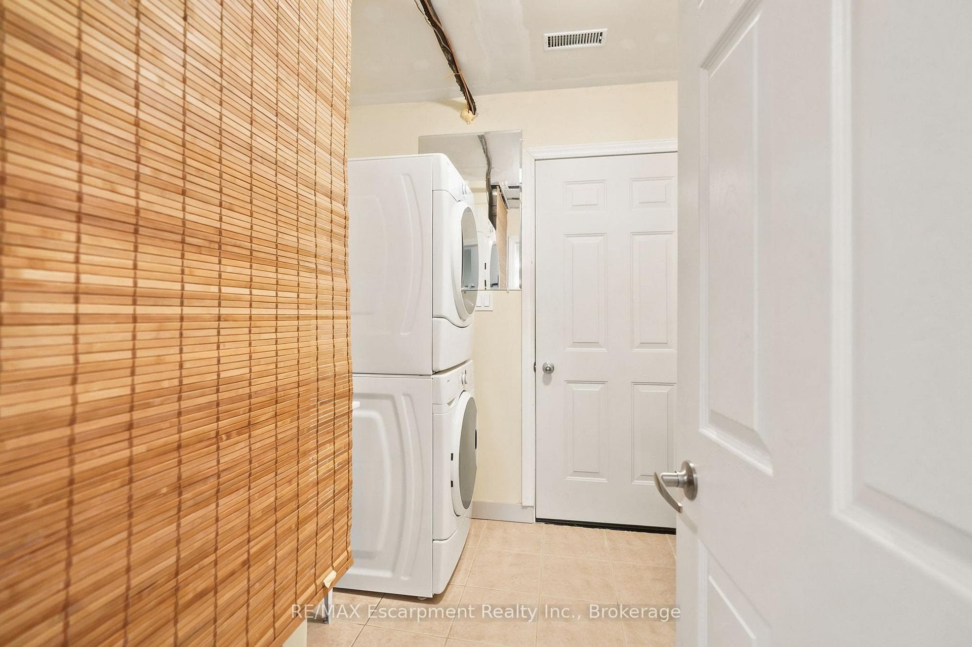 16 Hiawatha Road photo 24