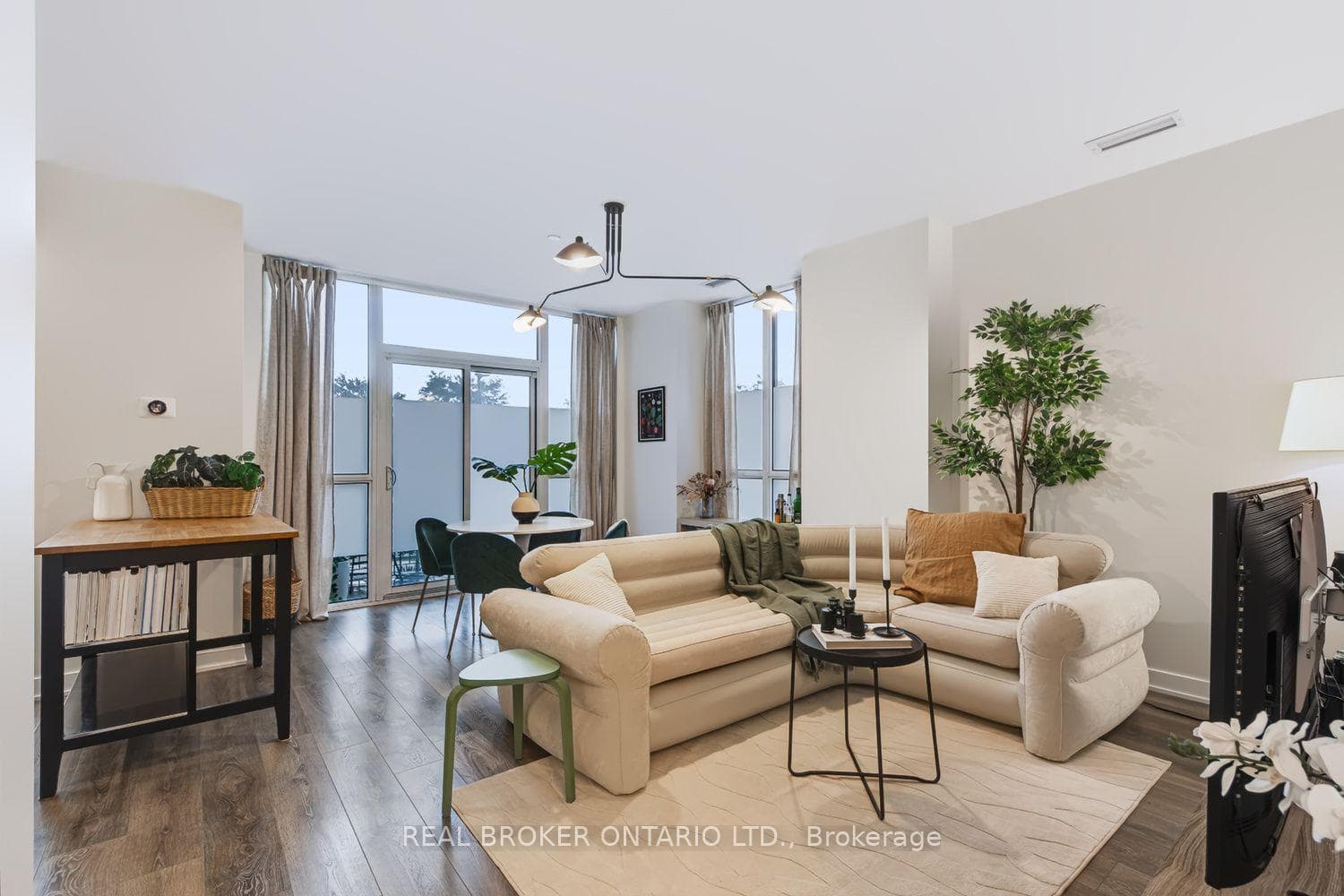 4633 Glen Erin Drive Unit 108 photo 3