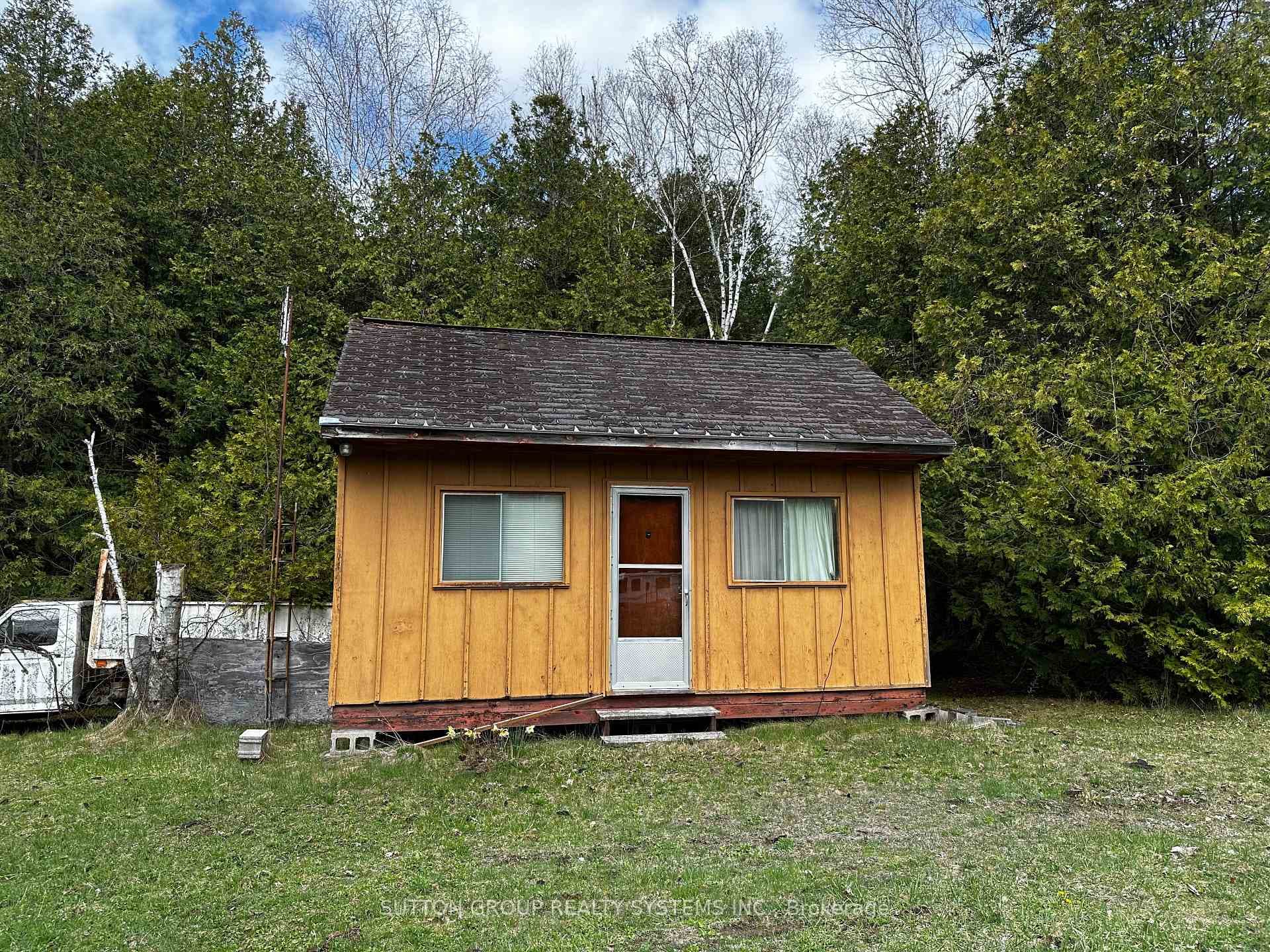 110 11th Line South Road photo 5