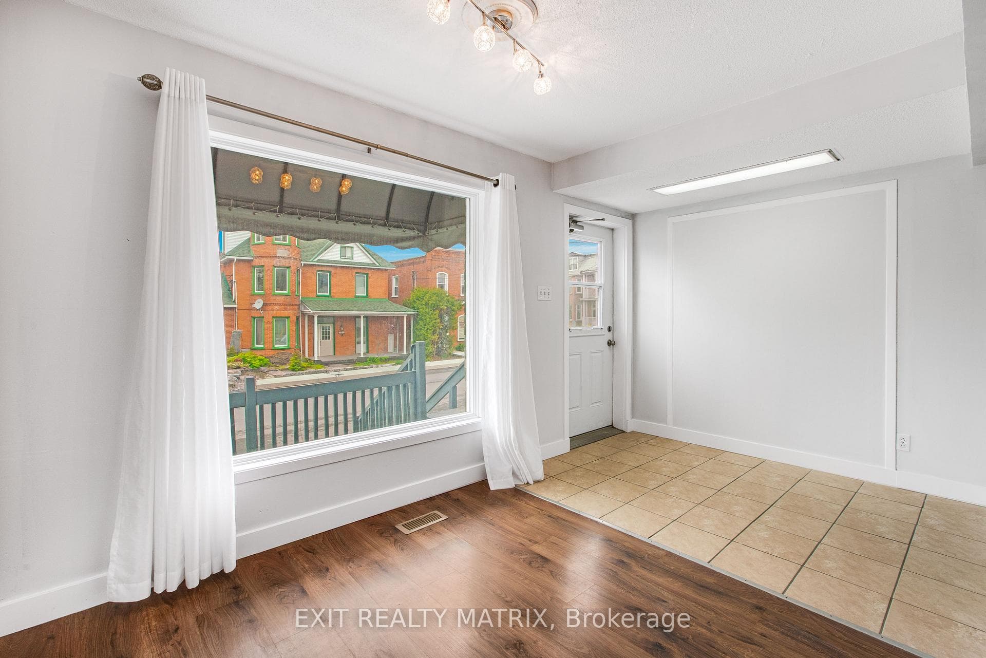 1053B KING Street photo 7