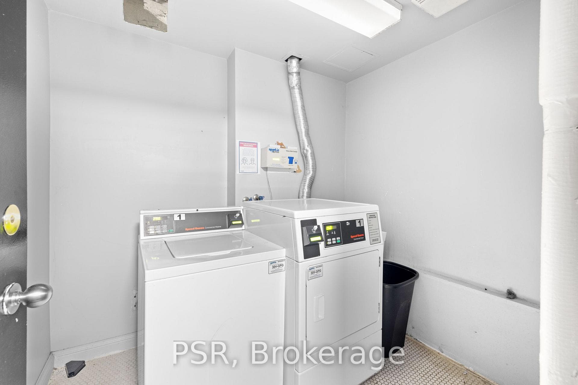 205 Gerrard Street Unit 3 photo 11