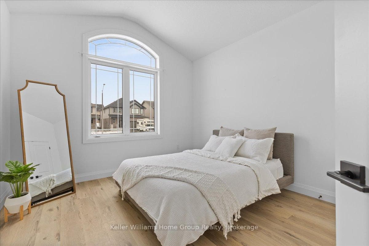 113 Walsh Street photo 28