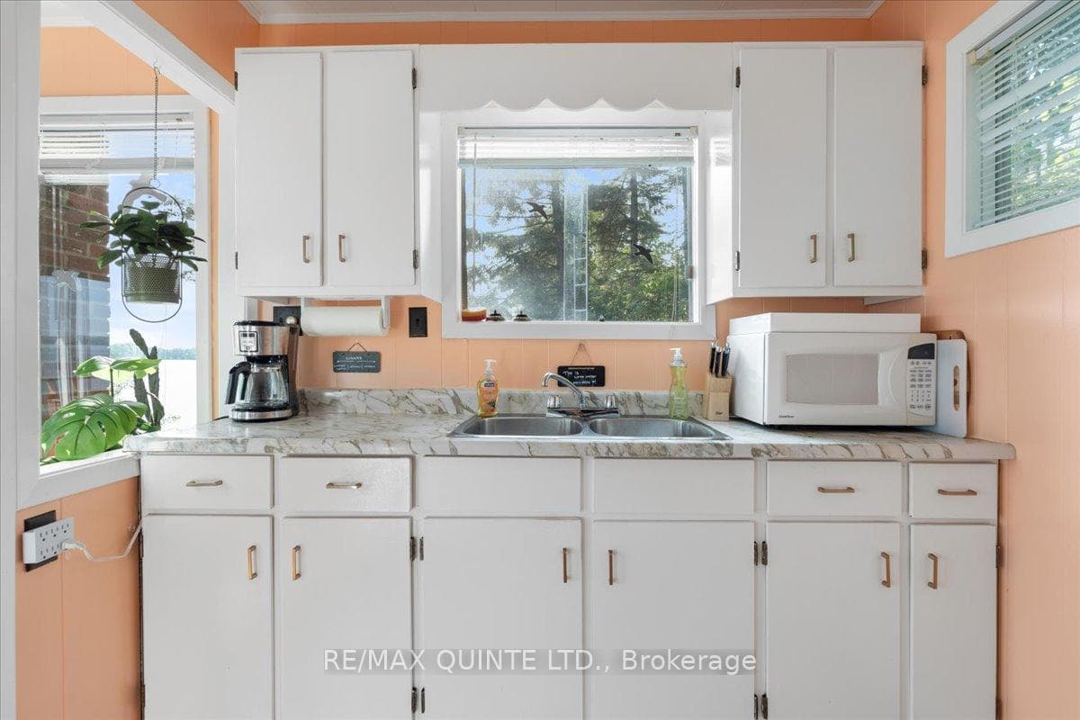 11364 Loyalist Parkway photo 12