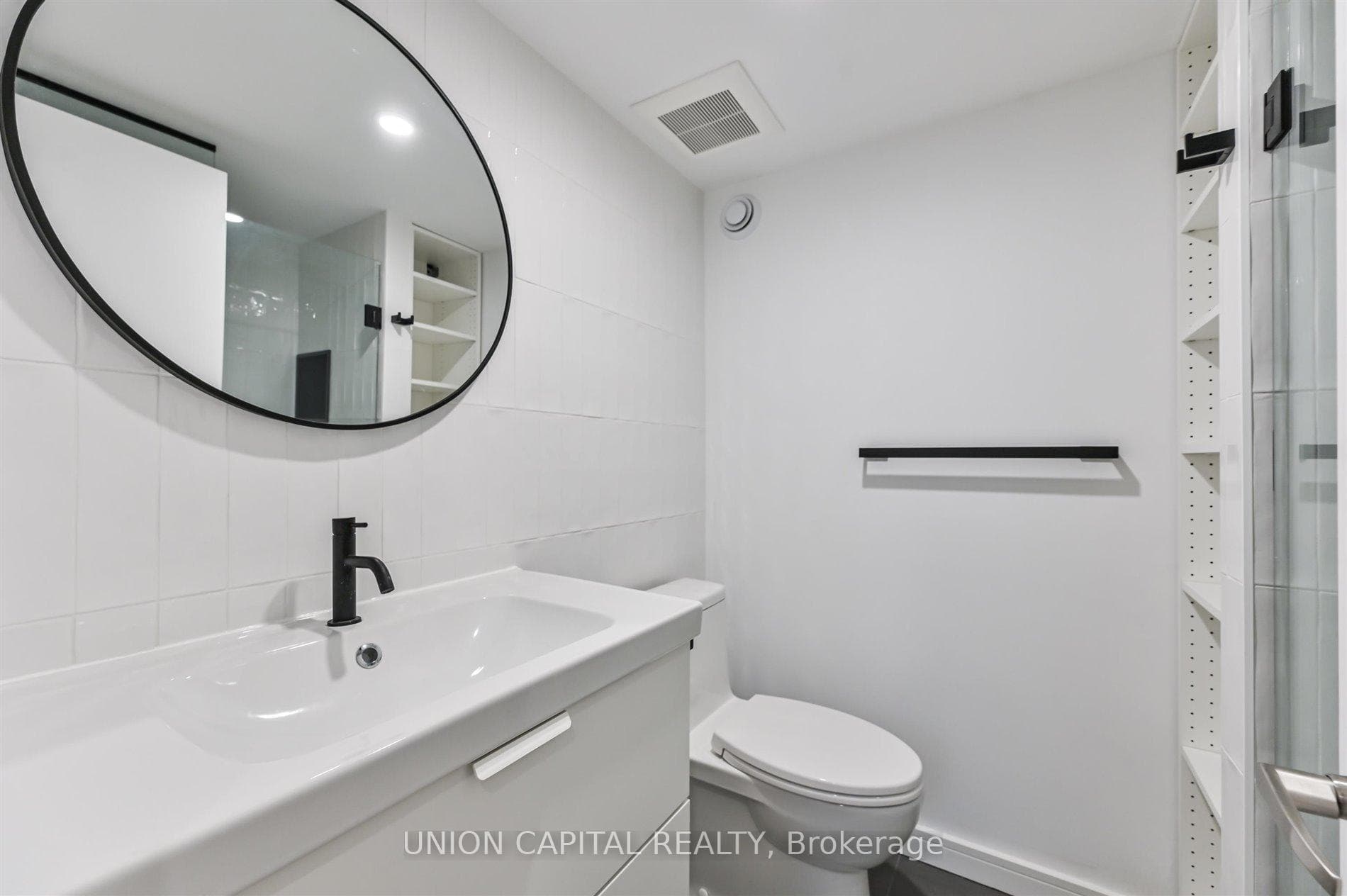 23 Rusholme Park Crescent Unit B photo 16
