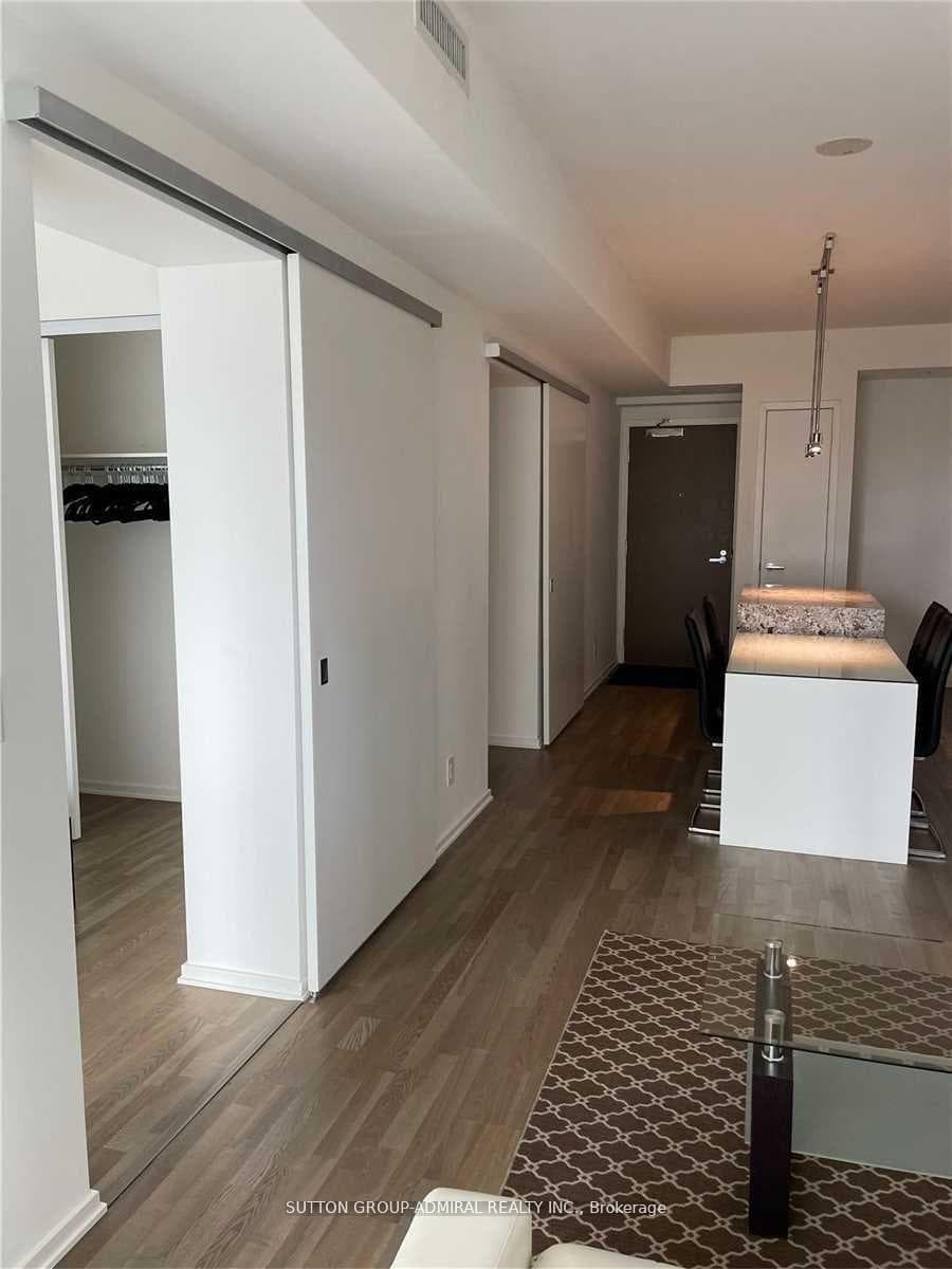1 Bloor Street Unit 1012 photo 11