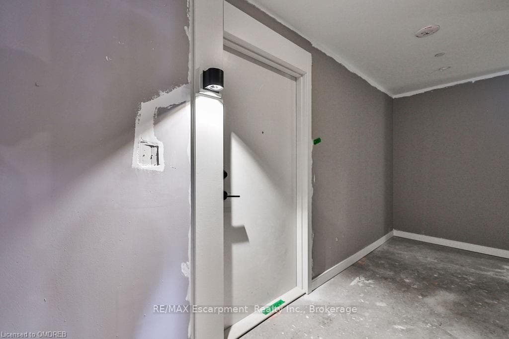 8010 DERRY Road Unit 304 photo 8