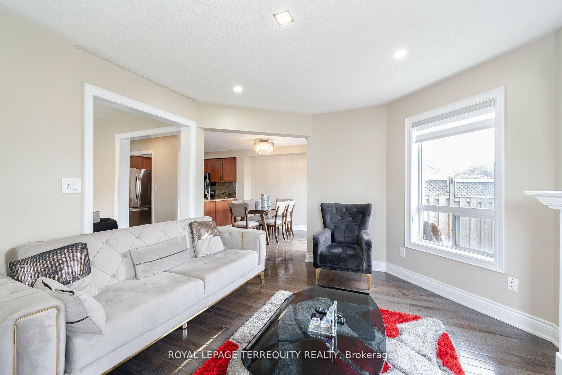 237 Solway Avenue photo 9