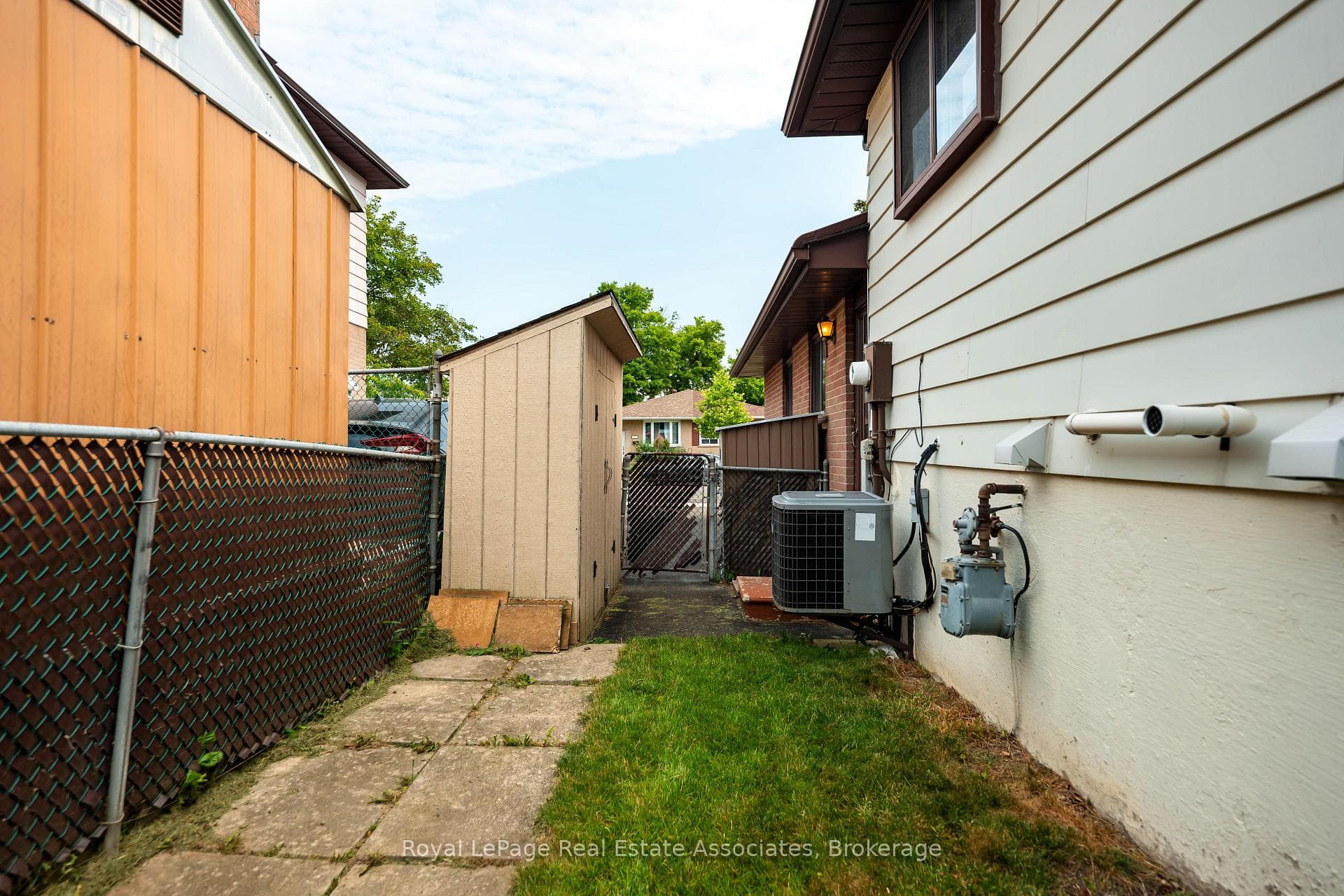 256 Archdekin Drive photo 28